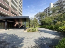 【埼玉県/さいたま市浦和区常盤】浦和常盤ザ・レジデンス　ウエストレジデンス アプローチ