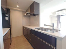 【埼玉県/さいたま市浦和区岸町】ザ・パークハウス浦和岸町 キッチン：家具調度品は価格に含まれません