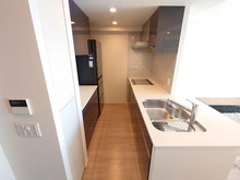 【埼玉県/さいたま市浦和区岸町】ザ・パークハウス浦和岸町 キッチン：家具調度品は価格に含まれません。