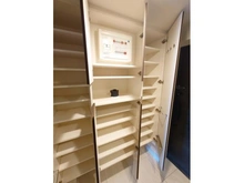 【埼玉県/さいたま市浦和区岸町】ザ・パークハウス浦和岸町 収納：シューズボックス