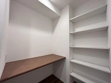 【埼玉県/さいたま市南区大谷場】ルネステージ浦和オックスフォードハウス 納戸：ワークスペース（収納）としてもご利用いただけます