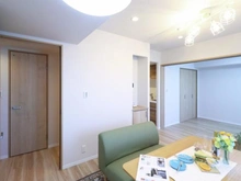 【埼玉県/さいたま市北区宮原町】サンフィール大宮宮原 リビング：※家具調度品等は販売価格に含まれません。