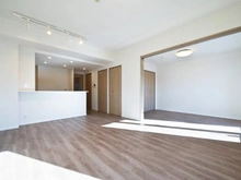 【埼玉県/さいたま市浦和区北浦和】フォルスコート北浦和駅前 LDK：(右)洋室