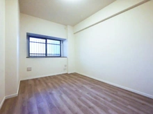 【埼玉県/さいたま市浦和区北浦和】フォルスコート北浦和駅前 洋室：約6.6帖