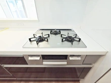 【埼玉県/さいたま市浦和区北浦和】フォルスコート北浦和駅前 キッチン：三口コンロ