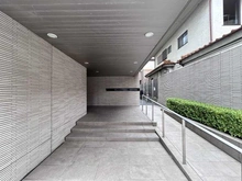 【埼玉県/さいたま市浦和区常盤】ブリリアンコート浦和常盤 アプローチ