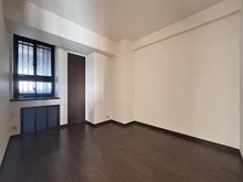 【埼玉県/さいたま市南区南本町】ライオンズステージ南浦和 洋室：約5.3帖・出窓の先はポーチ部分です