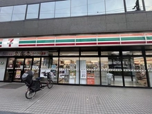 【埼玉県/さいたま市南区南本町】ライオンズステージ南浦和 セブンイレブン　南浦和文化通り店（現地より約70m）