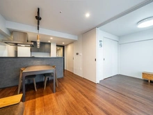 【東京都/町田市原町田】イニシア町田 LDK：写真右側は洋室