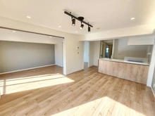 【埼玉県/川口市西川口】西川口パークハウス リビング：約12.9帖