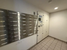 【埼玉県/さいたま市浦和区岸町】プラウド浦和岸町ガーデニア 共用部：メールBOX