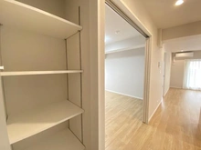 【埼玉県/さいたま市浦和区針ヶ谷】コープ野村浦和 2号棟 収納