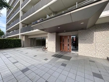 【埼玉県/さいたま市浦和区上木崎】リビオ浦和上木崎グランセーヌ エントランス