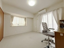 【埼玉県/さいたま市浦和区北浦和】ステイツ北浦和ガーデンスクエア 洋室：家具調度品は価格に含まれません