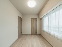 【埼玉県/さいたま市浦和区岸町】プラウド浦和岸町パサージュ 洋室：約6.5帖