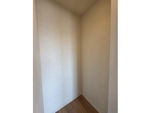 【埼玉県/さいたま市南区神明】プラウド南浦和神明 収納：約0.5帖(LD部分)