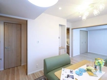 【埼玉県/さいたま市北区宮原町】サンフィール大宮宮原 リビング：※家具・調度品は販売価格に含まれておりません