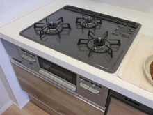 【埼玉県/さいたま市北区宮原町】サンフィール大宮宮原 三口ガスコンロ