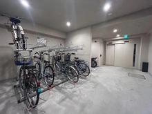 【埼玉県/さいたま市浦和区岸町】ルピアシェリール浦和岸町Viola 駐輪場