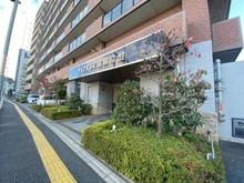 【埼玉県/さいたま市浦和区常盤】ダイアパレス浦和常盤オリヴィエ・ブラン アプローチ