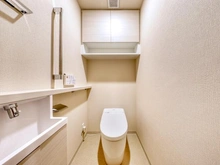 【埼玉県/さいたま市浦和区仲町】オーベル浦和レジデンス トイレ：☆手洗い場 ☆トイレ補助手すり