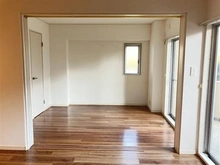 【埼玉県/さいたま市桜区田島】浦和別所沼公園ローヤルコーポ リビングから洋室望む