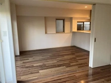 【埼玉県/さいたま市桜区田島】浦和別所沼公園ローヤルコーポ 洋室からリビングダイニング望む