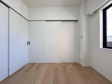 【埼玉県/さいたま市南区白幡】武蔵浦和パーク・ホームズ弐番館 洋室：間仕切りすることで洋室としても利用可能です