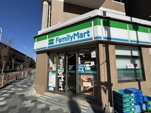 【東京都/北区赤羽南】プラウド赤羽 ファミリーマート赤羽駅南店（現地より約355m）