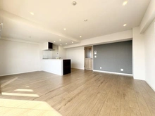 【埼玉県/三郷市さつき平】パークフィールドみさと三街区二号館 リビング・ダイニング