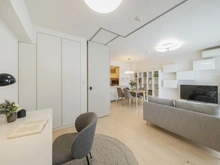 【千葉県/流山市おおたかの森北】パークホームズ流山おおたかの森ザレジデンスガーデンコートB 洋室：※家具調度品等は販売価格に含まれておりません
(右)LD