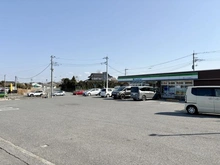 【千葉県/印西市原山】コロネード原山 3号棟 ファミリーマート 千葉ニュータウン原山店（現地より約307m）
