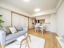 【千葉県/柏市向原町】プラウドシティ柏ノーブルコート リビング・ダイニング：約11.1帖
※家具調度品等は販売価格に含まれておりません