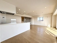 【埼玉県/三郷市さつき平】パークフィールドみさと三街区二号館 リビング・ダイニング