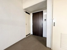 【埼玉県/三郷市さつき平】パークフィールドみさと三街区二号館 玄関