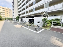 【千葉県/松戸市新松戸】新松戸南パークハウス B棟 駐輪場