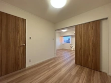 【千葉県/船橋市海神】ダイアパレスステーションサイド船橋 洋室：約4.5帖（中央奥：LDK）