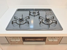 【千葉県/松戸市常盤平】サンハイツ常盤平 B棟 キッチン：三口コンロ