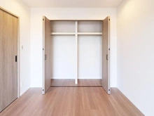 【埼玉県/三郷市さつき平】パークフィールドみさとテラウェスト5街区2号館 収納