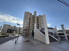 【埼玉県/吉川市栄町】モアステージ吉川ライネスハイム B棟 外観