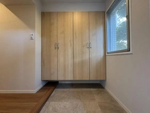 【埼玉県/吉川市栄町】モアステージ吉川ライネスハイム B棟 玄関