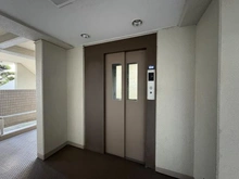 【埼玉県/吉川市栄町】モアステージ吉川ライネスハイム B棟 共用部：エレベーター