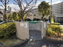 【埼玉県/吉川市栄町】モアステージ吉川ライネスハイム B棟 敷地内