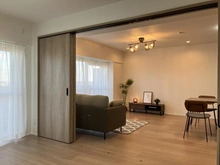 【茨城県/取手市井野台】サンライフ取手 A棟 リビング・ダイニング：洋室から