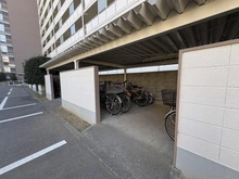 【千葉県/松戸市新松戸】新松戸南パークハウス B棟 駐輪場