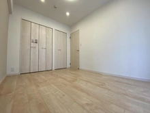 【東京都/葛飾区金町】ヒルズ金町 洋室：リビング脇：約5.7帖