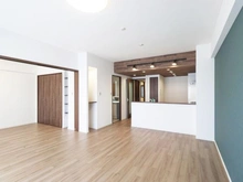 【千葉県/千葉市美浜区幸町】シーブレス リビング・ダイニング：奥：洋室