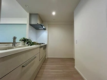 【千葉県/千葉市稲毛区小仲台】アクアフォレスタ・ルネ稲毛　フォレスタ棟 キッチン