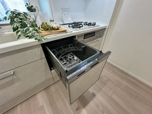 【千葉県/千葉市稲毛区小仲台】アクアフォレスタ・ルネ稲毛　フォレスタ棟 キッチン