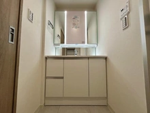 【千葉県/千葉市稲毛区小仲台】アクアフォレスタ・ルネ稲毛　フォレスタ棟 洗面所